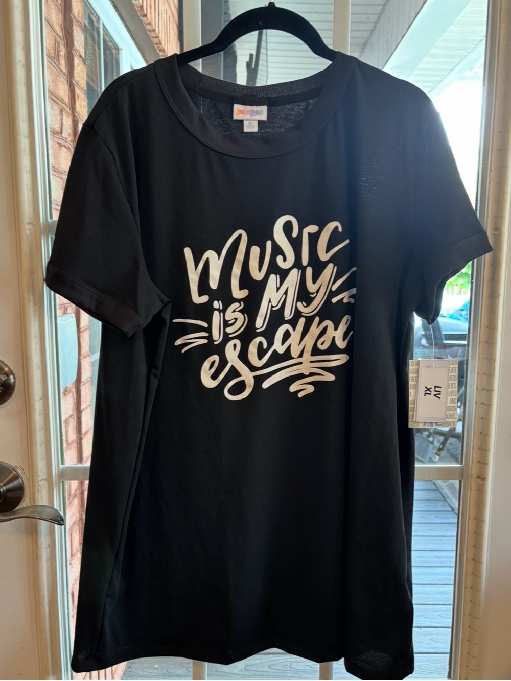 Lularoe NWT XL MUSIC IS MY ESCAPE Liv Black White Short Sleeve